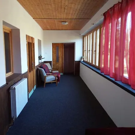 Feriehus Na Kovarove