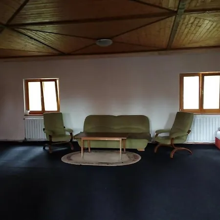 Feriehus Na Kovarove *